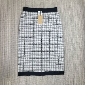 Halogen Skirt Womens Medium Gray Black White Houndstooth Plaid Knit Pull On Work